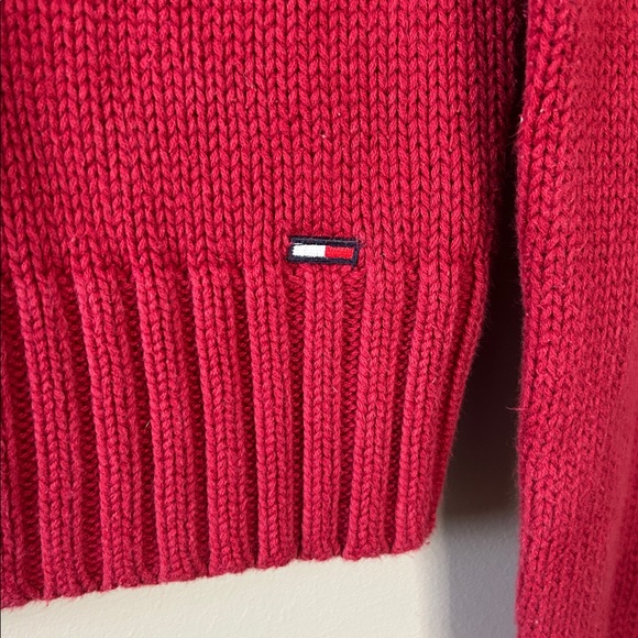 Vintage Tommy Hilfiger Red Crew Neck Sweater Big T Graphic Size XS/S - Picture 2 of 6